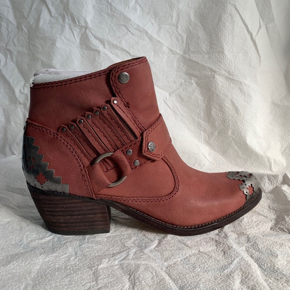 Pamela Love x Nine West ankle boot - size 7.5
